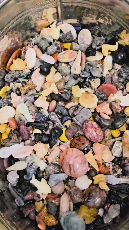 Spooky Scoops: Deluxe 1-Cup Halloween Crystal Mystery Box