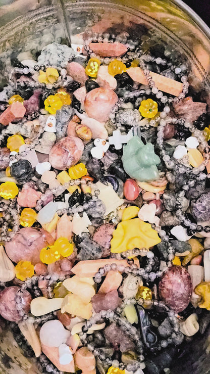 Spooky Scoops: Deluxe 1-Cup Halloween Crystal Mystery Box